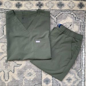 Mens Figs scrub set